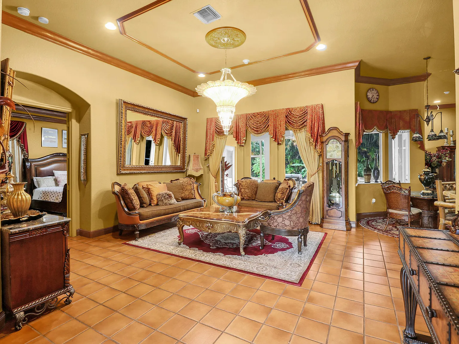 4 bed, 2.5 bath, 2796 sqft, $7,500 — Photo 4