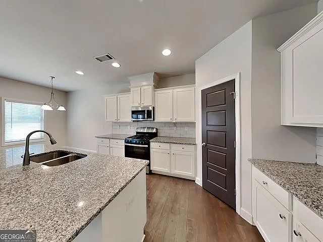 1672 Lapland Dr — Photo 3