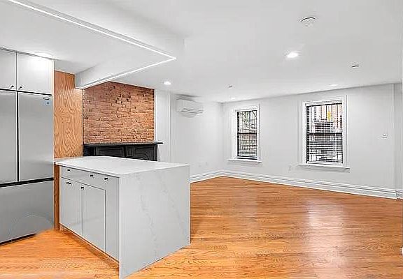 5th image of 258 Clifton Pl #1