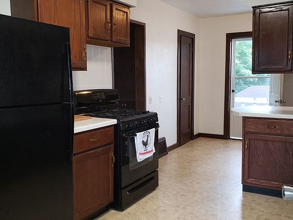 4th image of 1006 Woodard Ave