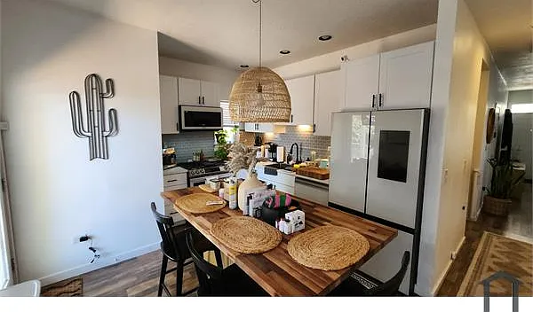 1021 Edith Blvd NE — Photo 8