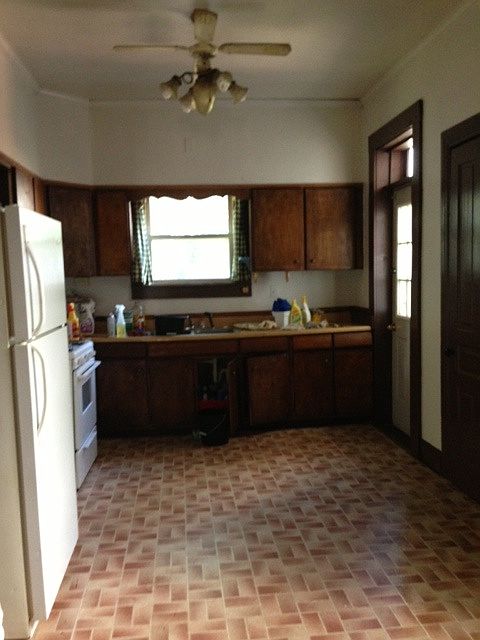 2nd image of 711 W Princess St