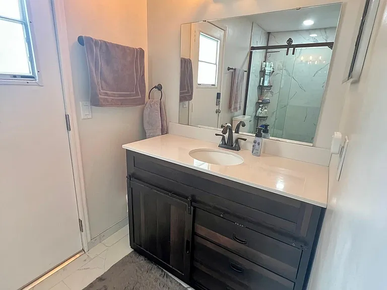 322 Sabinal St — Photo 11
