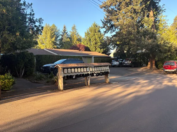 121 Church St APT 3, Lake Oswego, OR 97034