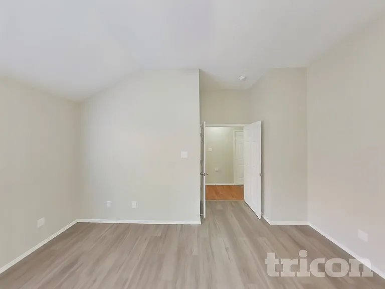 2520 Clovermeadow Dr — Photo 8
