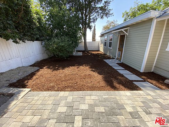 5th image of 10619 Whitegate Ave