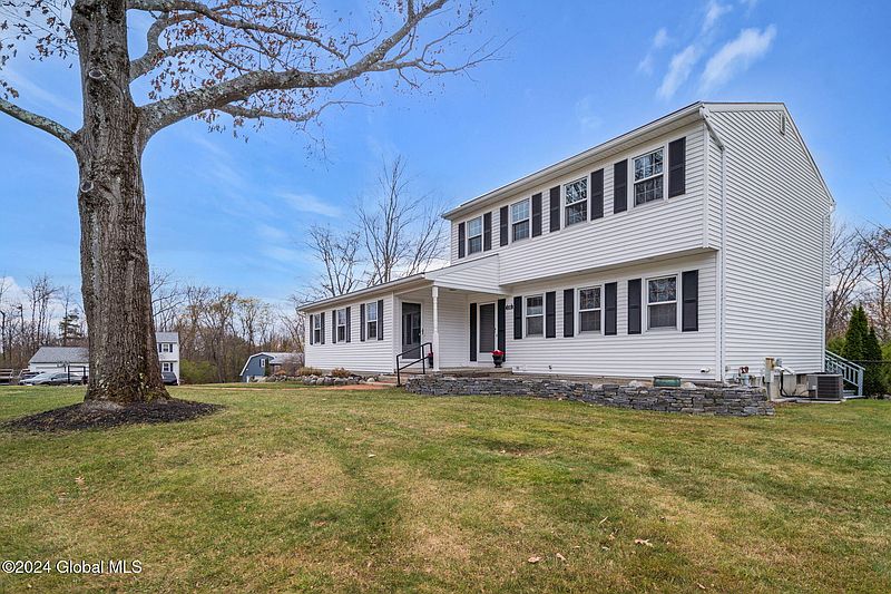 3rd image of 132 Horizon View Drive