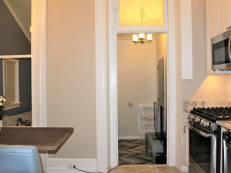 433 W Orange St #1 — Photo 6