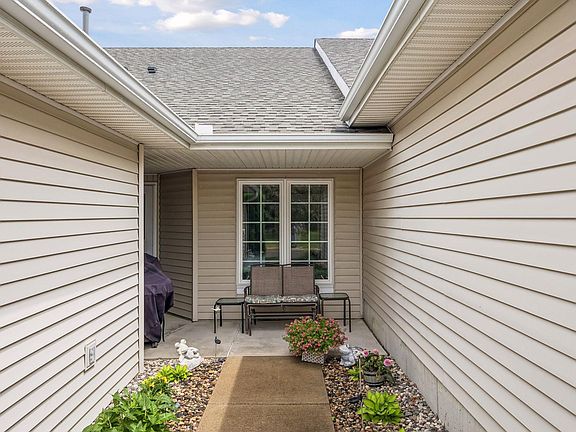 4th image of 6517 Brook Ln