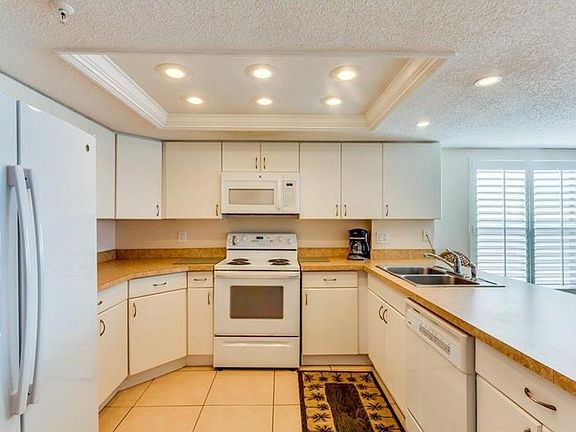 2nd image of 17140 Gulf Blvd #510