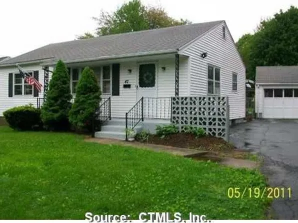 47 London Dr, Hamden, CT 06517