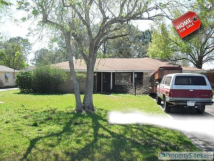 1st image of 3107 McArthur Dr