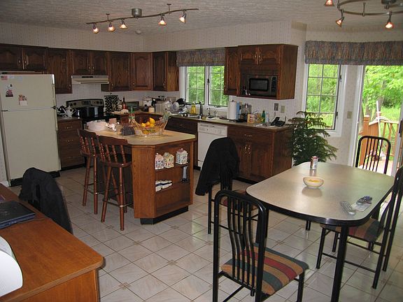 4th image of 12835 Kingsway Dr