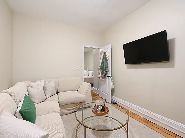 1109 Washington St #3 — Photo 4