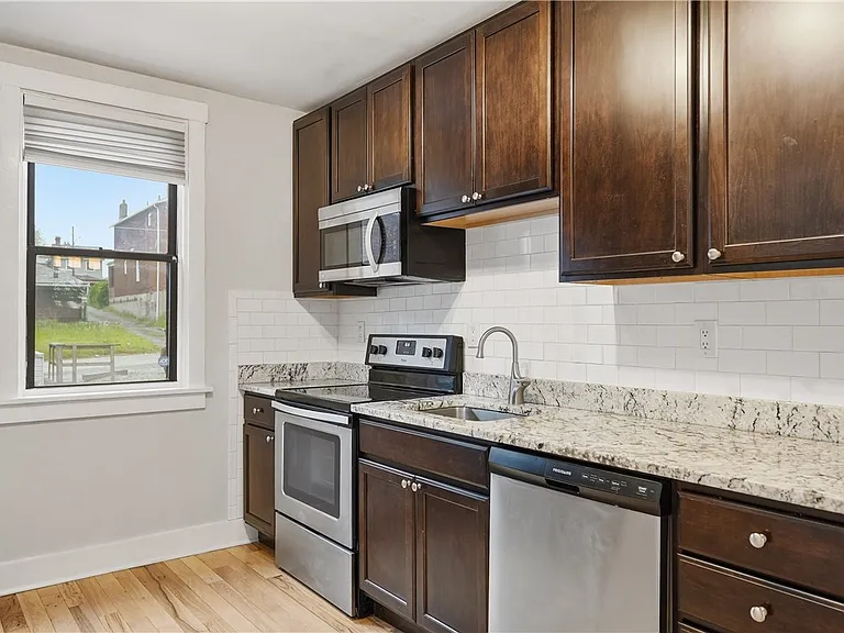 1900 Maple St #4 — Photo 19