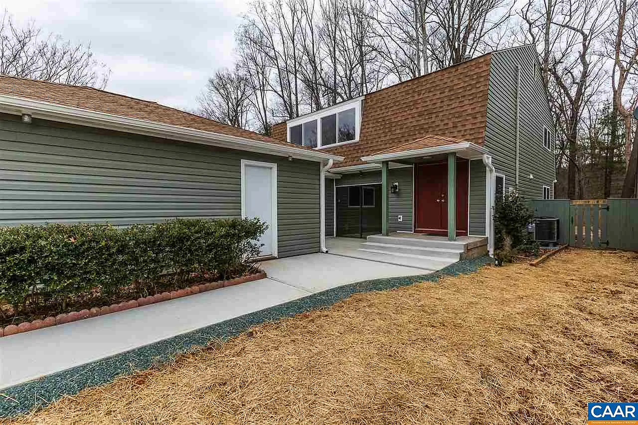 1505 Lake Forest Dr photo 1