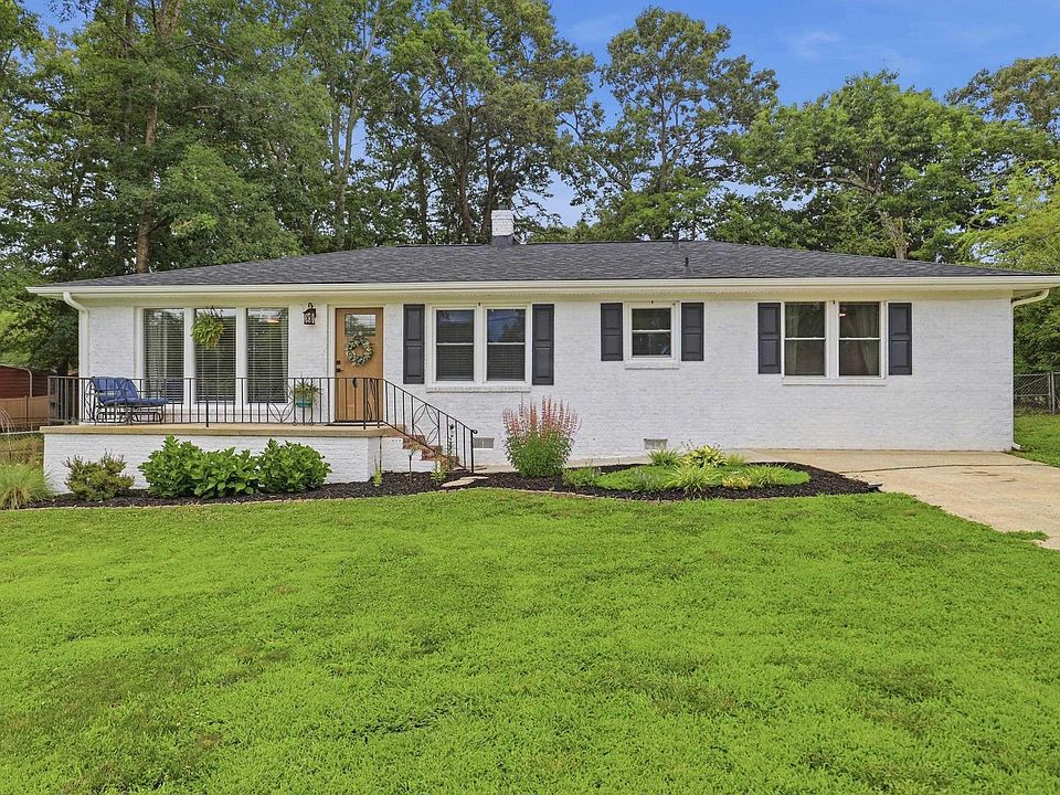 1st image of 23 Blue Mountain Dr