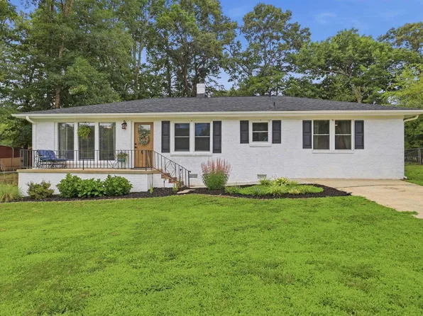 23 Blue Mountain Dr, Greenville, SC 29617
