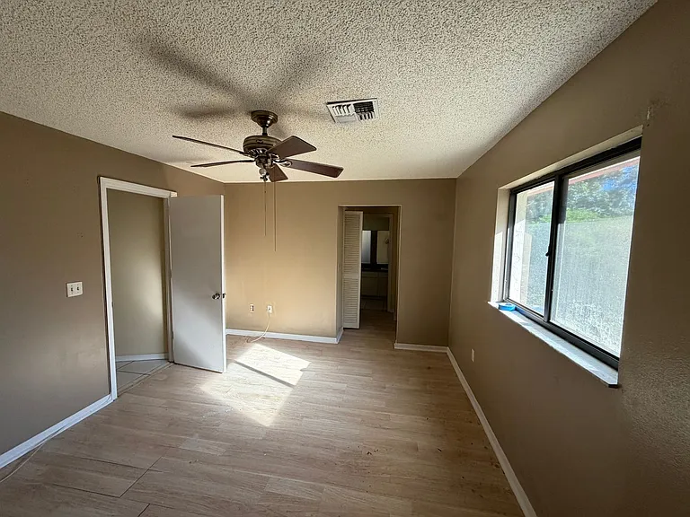 1649 Georgetowne Blvd — Photo 5