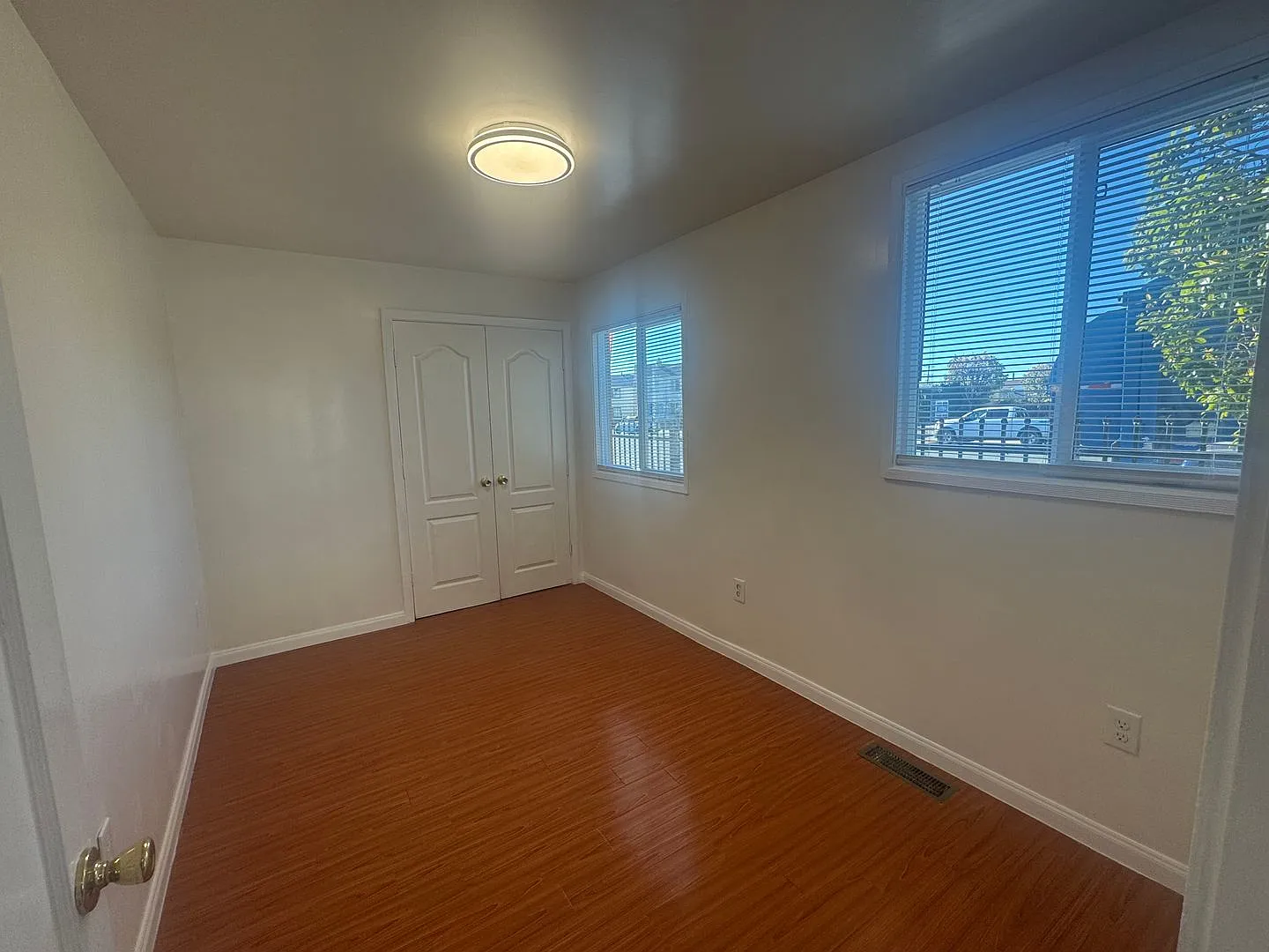 Renovated 2 Bedroom, on San Pablo Ave, in East Richmond Area--Move in Special — Photo 3