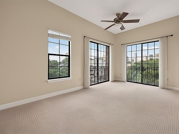 2nd image of 1602 Elgin St APT 11