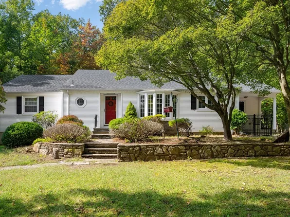 34 Valley Rd, Chepachet, RI 02814