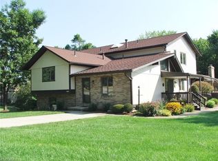 7321 Brookwood Dr, Brookfield, OH
