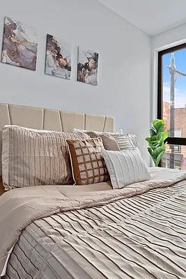 Rented by Luxian International Realty LLC | media 16