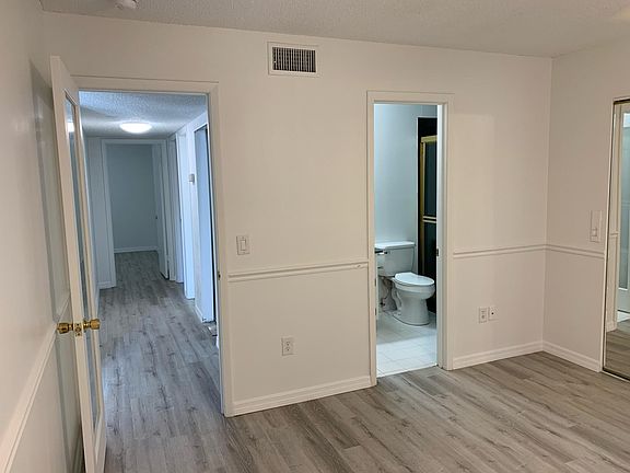 5th image of 600 W Rosewood Ln #600