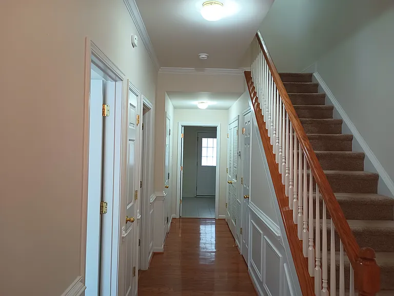 421 Madison Ave — Photo 6