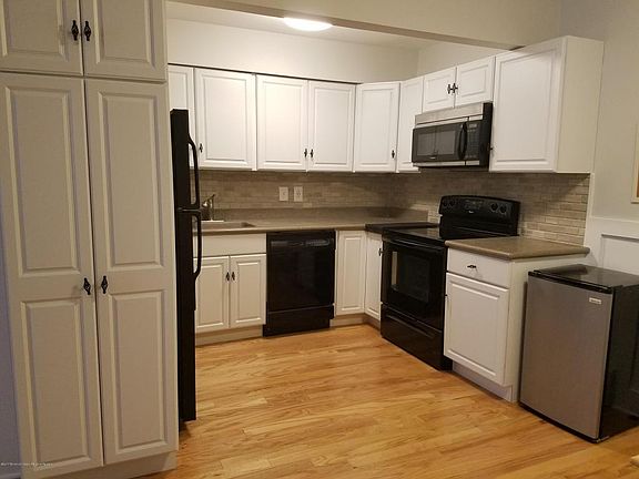 3rd image of 1382 Ocean Ave Unit 9B