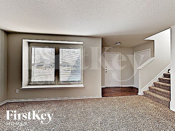 4th image of 5423 Montague Ln