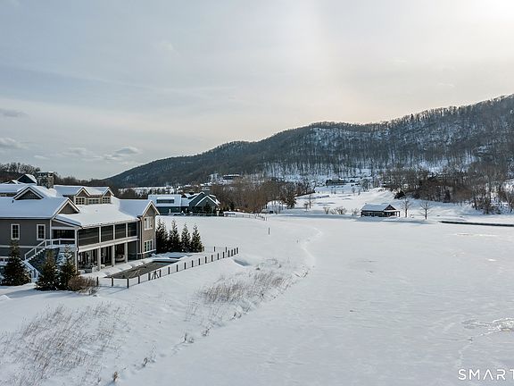 3rd image of 292 Wood Duck Road