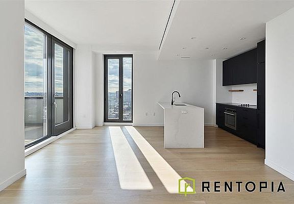 2nd image of 329 Broadway #1401A