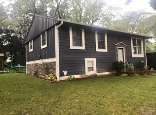 1009 Maywood Dr, Oskaloosa, IA 52577