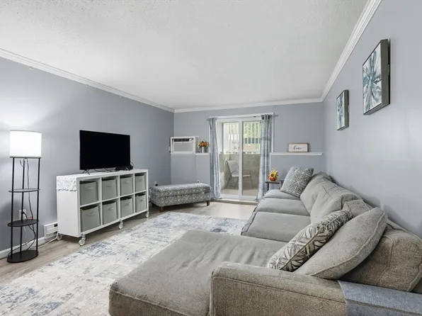 7 Wildwood St APT 5, Dracut, MA 01826