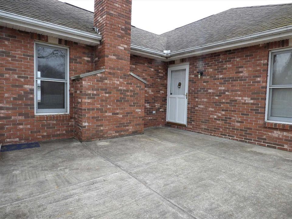 1st image of 1604 Blue Heron Way