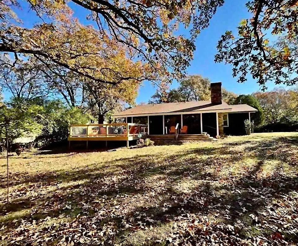 2 bed, 1.5 bath, 1504 sqft, $2,400 — Photo 1