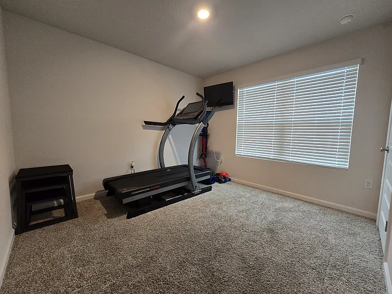4404 White Cedar Ct — Photo 9