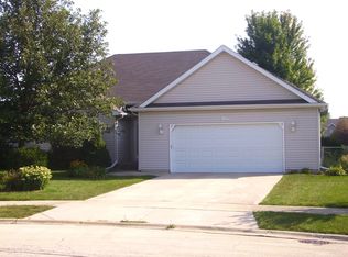 1724 John St, Yorkville, IL 60560