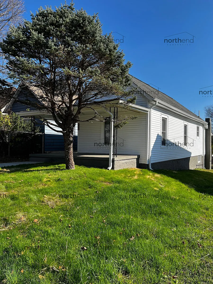Building Photo - 408 E Oak Hill Ave