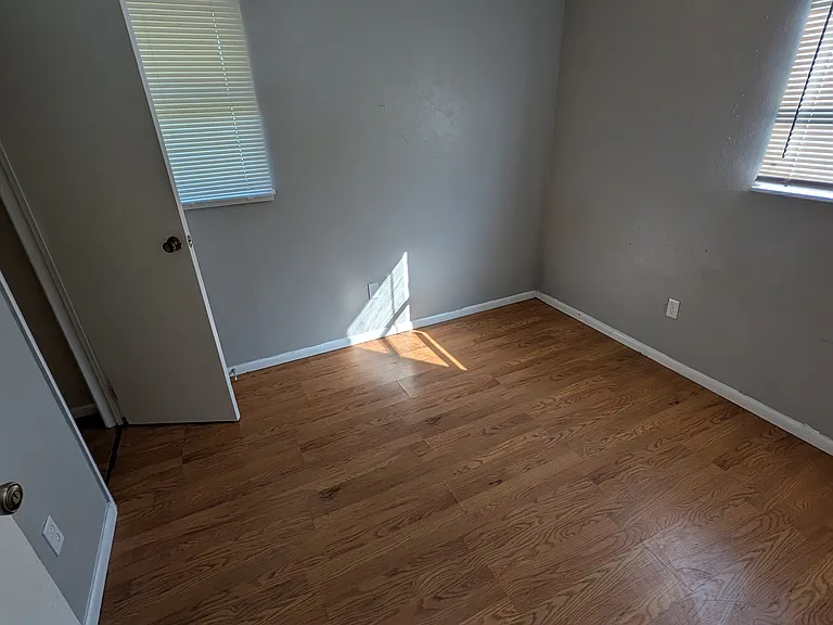 3401 NW Williams Ave — Photo 14