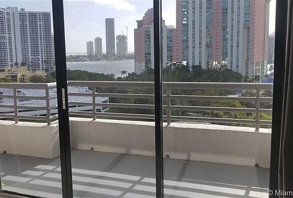 4th image of 3300 NE 191st St APT 1417