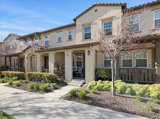 466 Garonne St, Oxnard, CA 93036