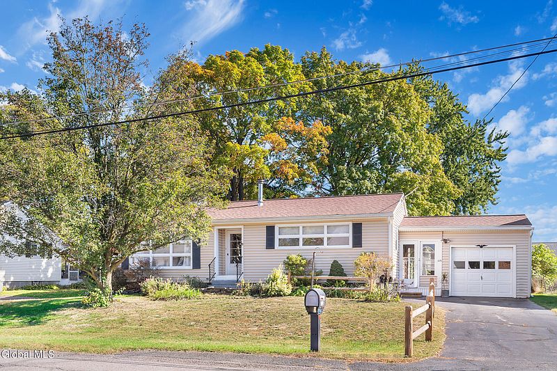 2nd image of 105 McNutt Avenue