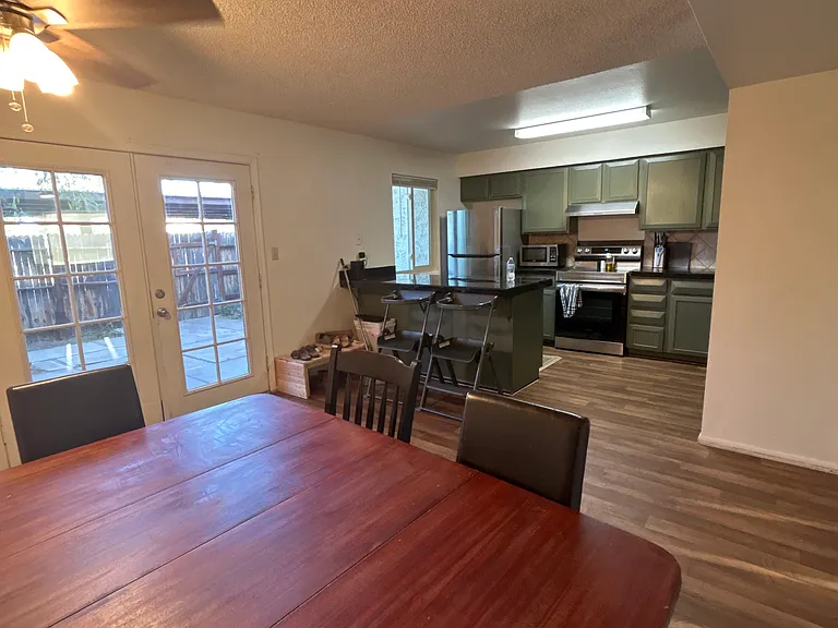 2221 W Farmdale Ave #23 — Photo 10