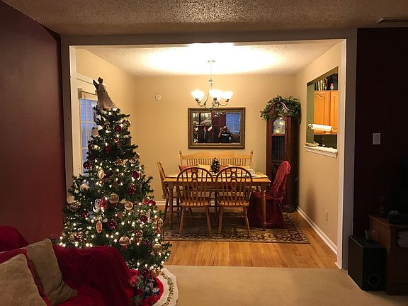 3rd image of 5991 Redcliff South Ln