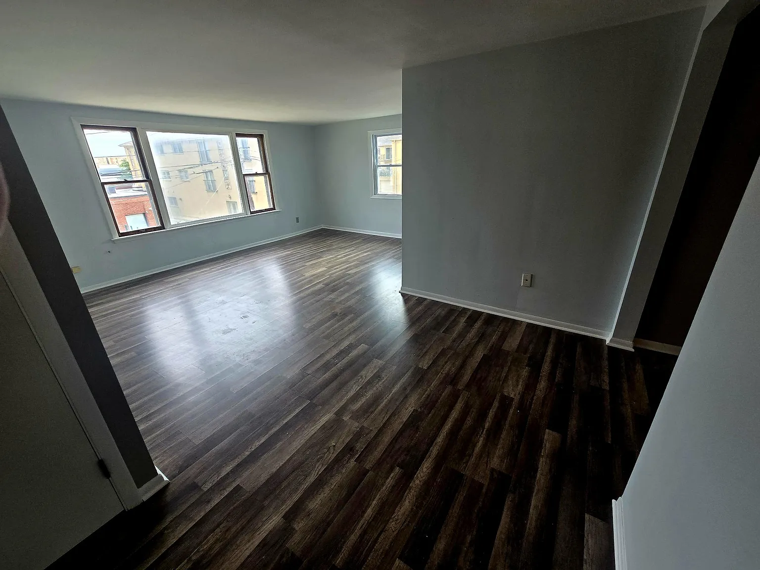 2 bed, 1059 sqft, $2,100 — Photo 3