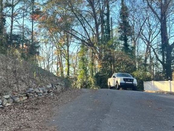 3rd image of 1 Forest Dr