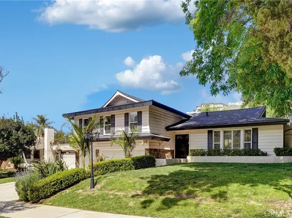 22605 Mulholland Dr, Woodland Hills, CA 91364